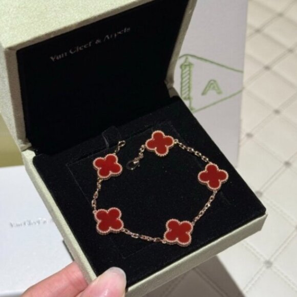 Van Cleef & Arpels Red Clover Bracelet - Picture 2 of 6